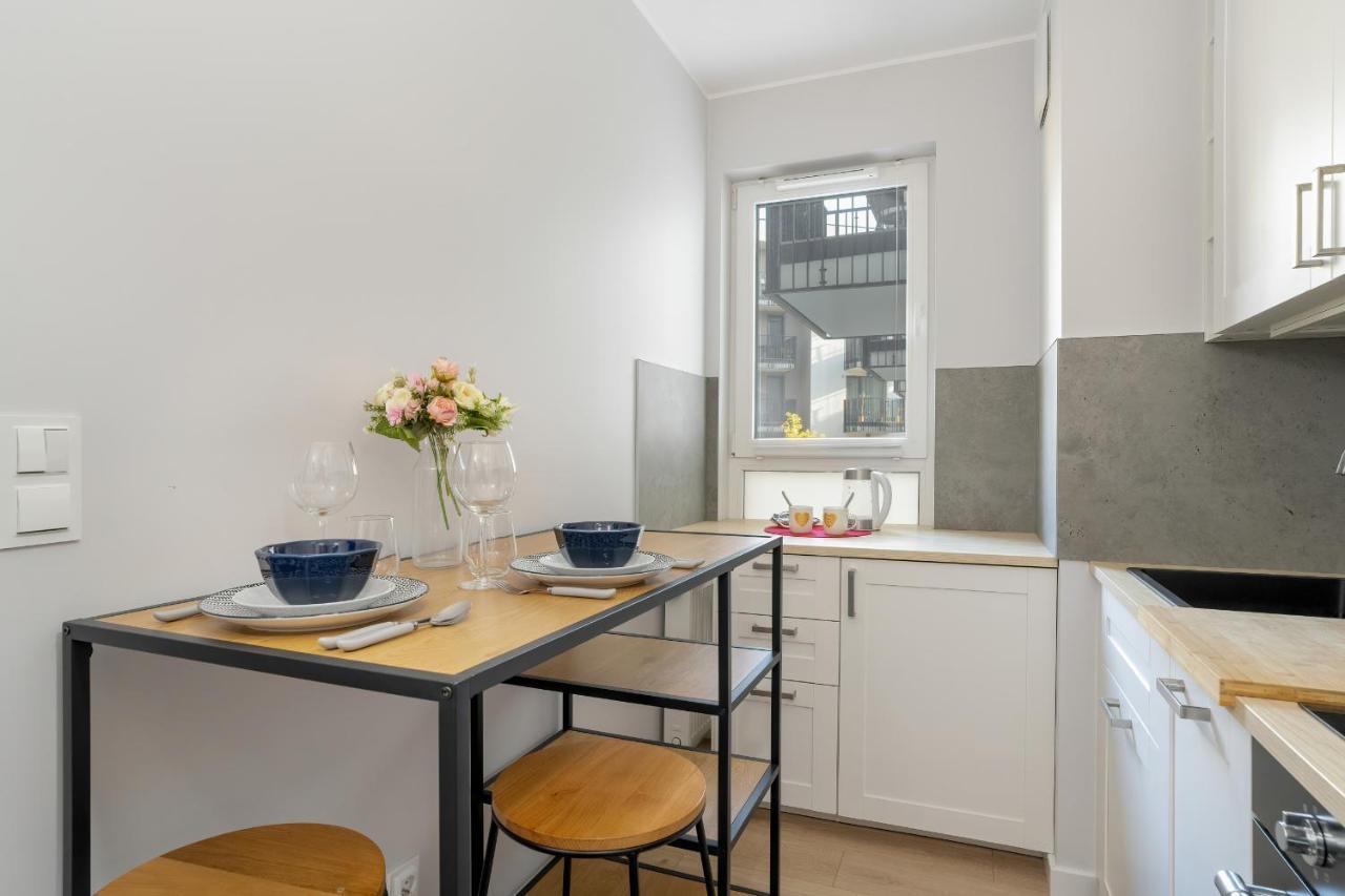 Stylish & Comfy Garbary Apartments With Parking By Noclegi Renters Poznań Kültér fotó