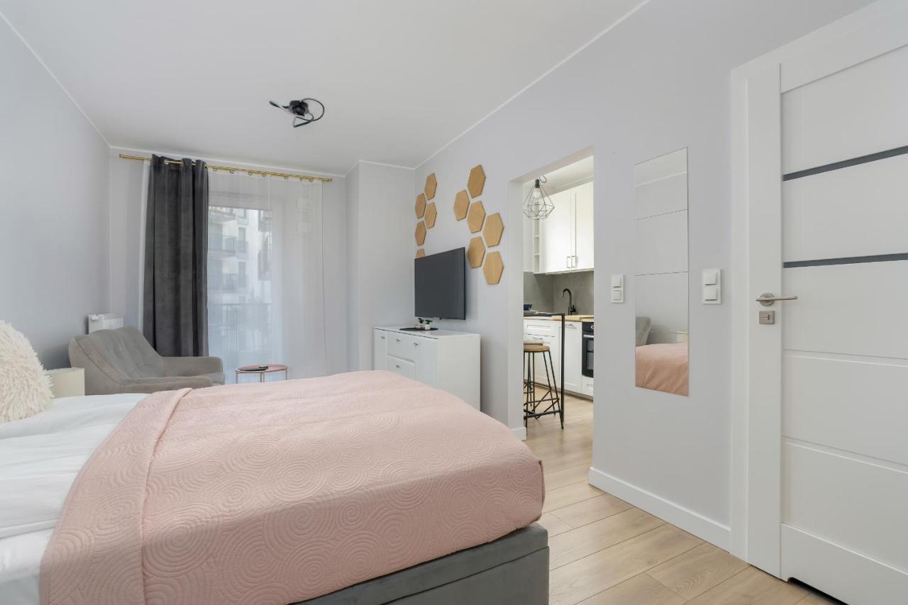 Stylish & Comfy Garbary Apartments With Parking By Noclegi Renters Poznań Kültér fotó