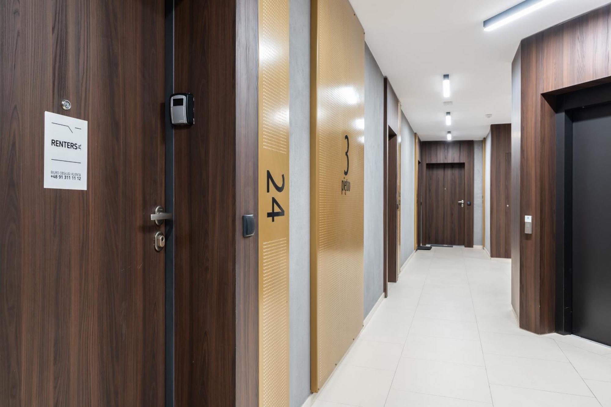 Stylish & Comfy Garbary Apartments With Parking By Noclegi Renters Poznań Kültér fotó