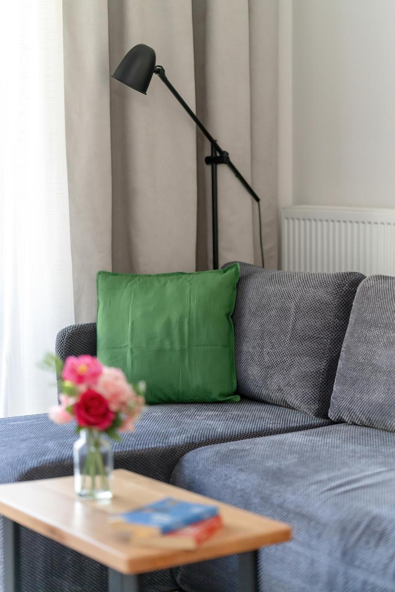 Stylish & Comfy Garbary Apartments With Parking By Noclegi Renters Poznań Kültér fotó
